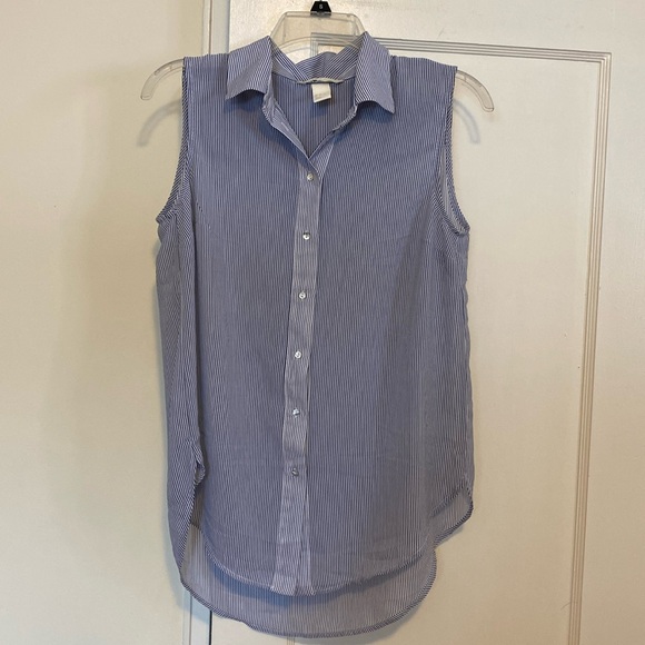 🎀 5/$20 🎀 H&M sleeveless button down blue and white striped top size 6 - Picture 1 of 12